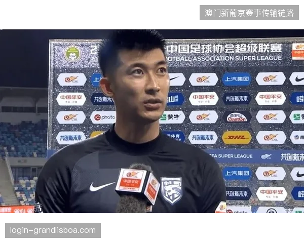 武汉三镇防线漏洞百出半程狂失30球，门将刘殿座面临其职业生涯的严峻考验